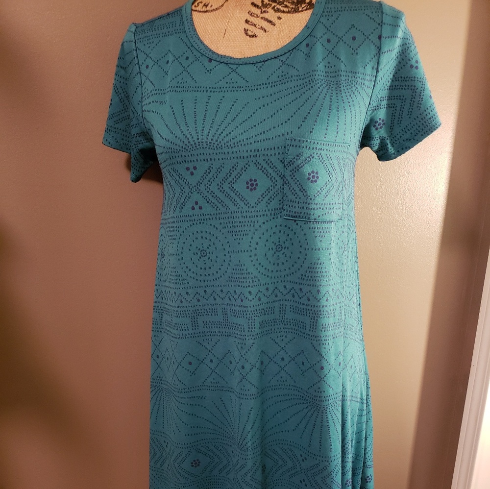 Xs LuLaRoe Carly